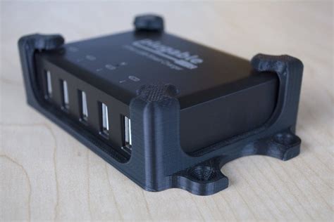 usb port bracket STL Files for 3D Printers 